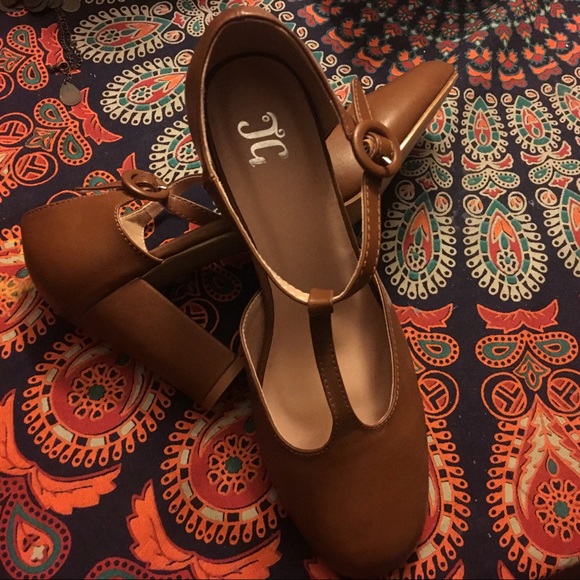 Journee Collection Shoes - Retro style t-strap heels-size 9